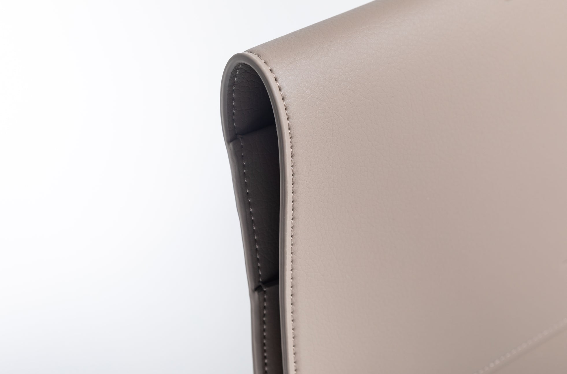 The iPad Portfolio 11-inch in Technik-Leather in Stone image 7