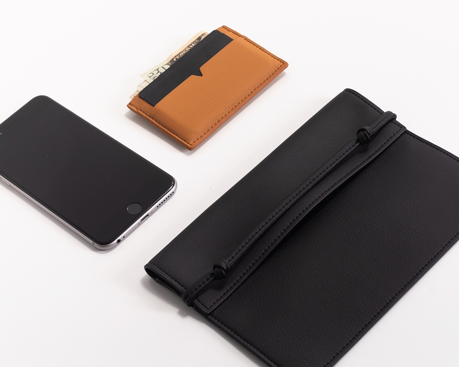 The Pouch in Technik in Taupe  image 4